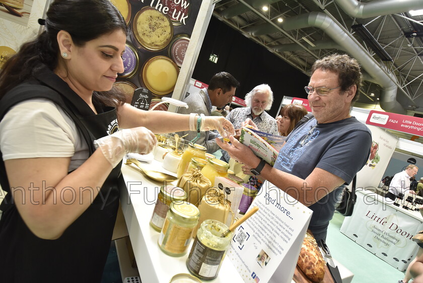 NEC-Birmingham-(6) 
 Tasting the food 
 Keywords: tasting, food, nec, birmingham, exhibition, event,