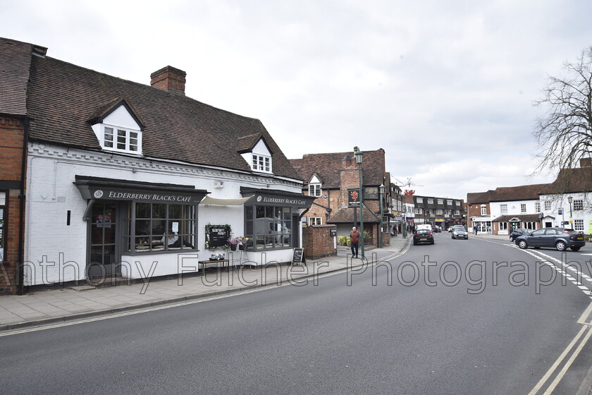 Knowle High st 
 Shot looking down Knowle high st on an overcast day. Solihull, west midlands, UK,