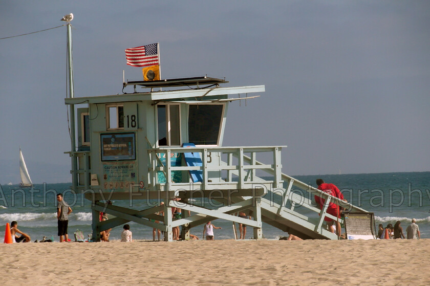 California Lifeguard hut 
 Lifeguard hut in California USA 
 Keywords: lifeguard hut, lifegaurd, usa, california, water, sea, beach, summer, seasside, US, baywatch, lifeguard, swimming, travel, travel photography,