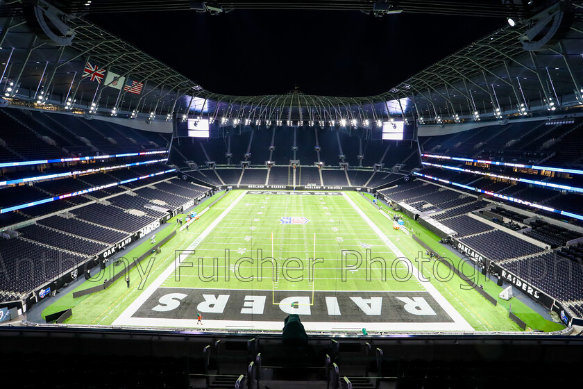 Spurs-NFL-(2) 
 When the NFL came to England, Spurs stadium in London 
 Keywords: MFL, raiders, football, spurs stadium, night,